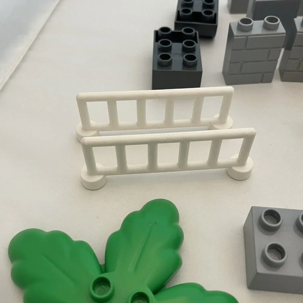Lego Duplo 10939 Jurassic World T. Rex Triceratops Breakout Incomplete And T Rex